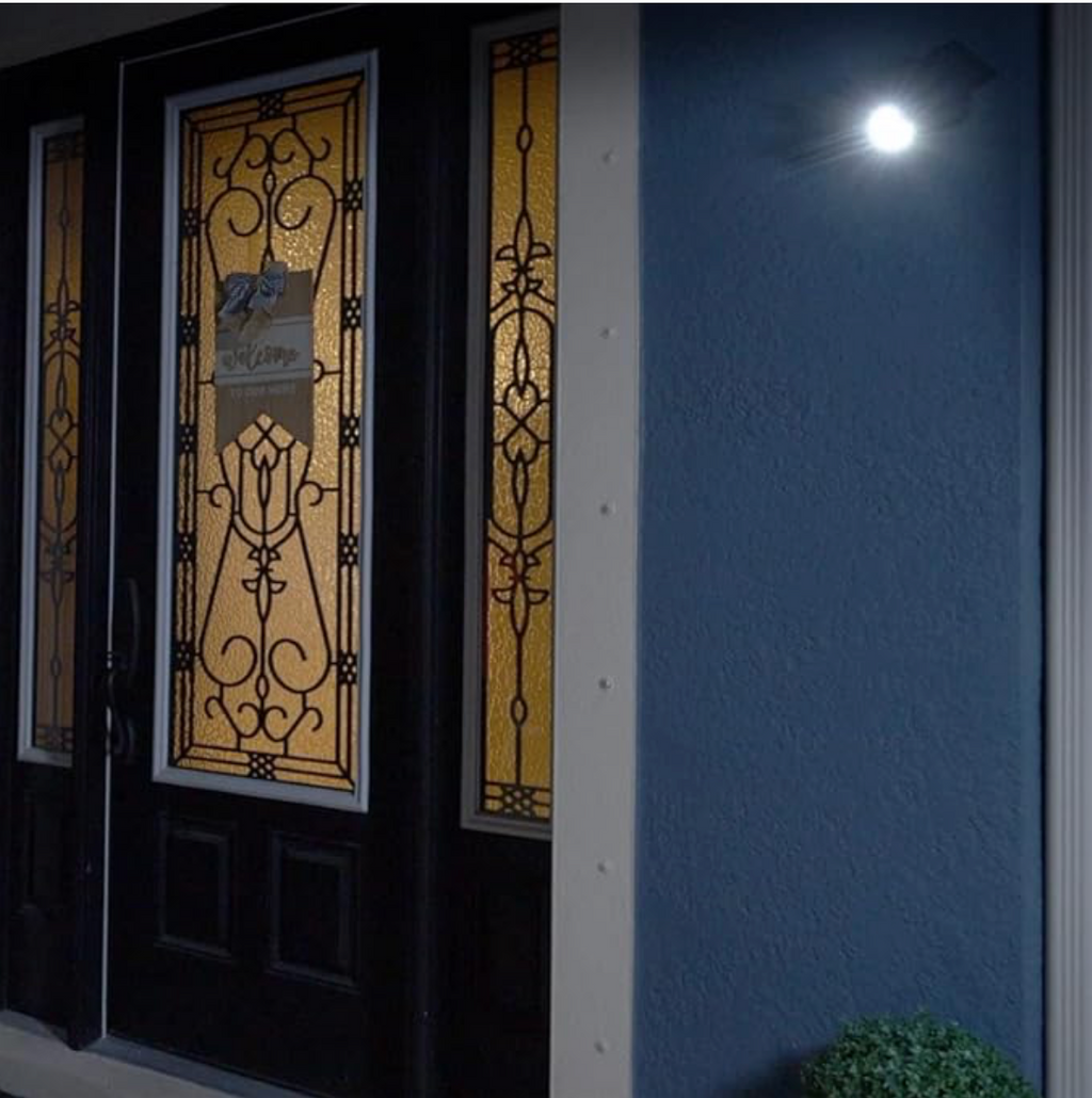 Camera de supraveghere falsa cu panou solar și senzor de lumina